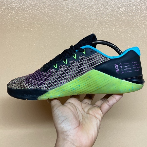 Nike Metcon 5 AMP “Black/Green Strike/Blue Fury/Fire Pink” - Picture 7 of 16
